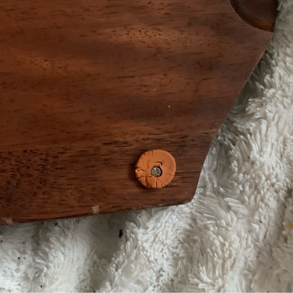 Vintage Wooden Serving tray/charcuterie board with Green Floral Tile - Picture 7 of 10